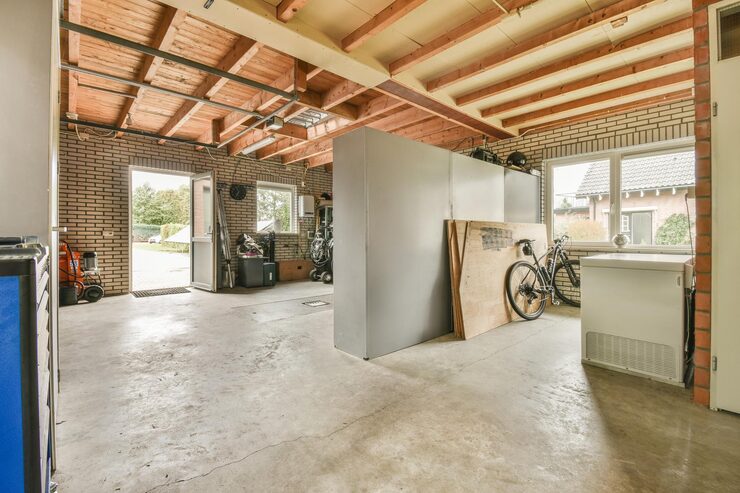 interior-abandoned-building_1048944-27200815